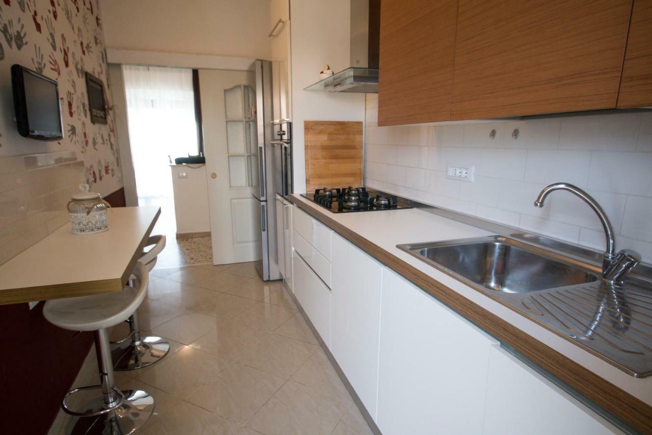 شقة A Casa Di Simone A فياريجيو المظهر الخارجي الصورة
