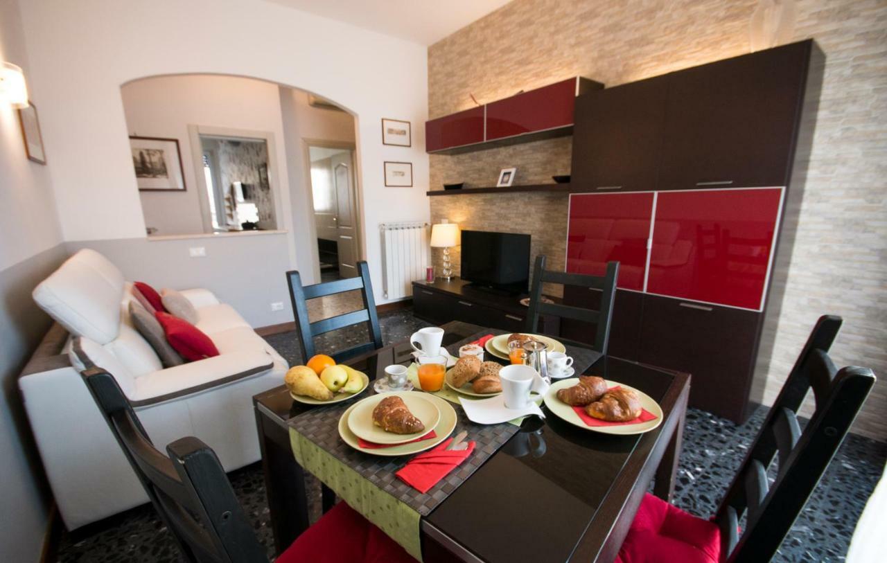 شقة A Casa Di Simone A فياريجيو المظهر الخارجي الصورة